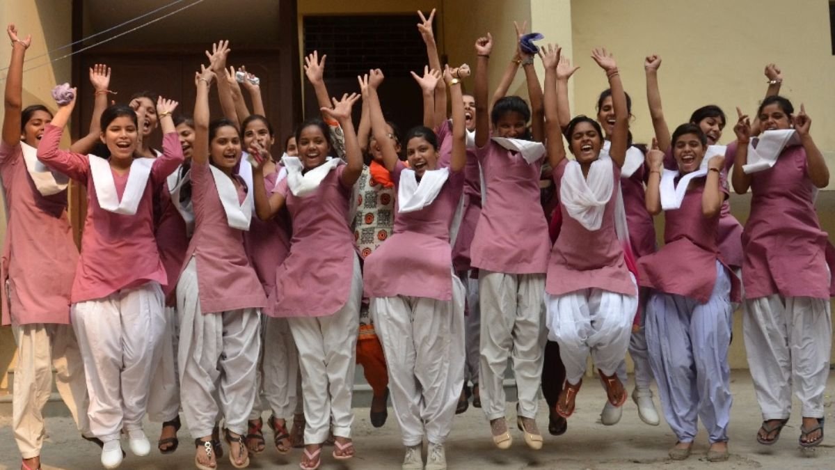 असम एचएस रिजल्ट 2026 जारी, टॉपर्स की लिस्ट में चमके छात्र, ऐसे करें मार्कशीट डाउनलोड तुरंत